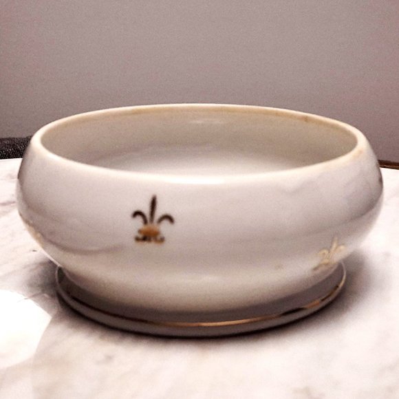 Nasco Stoneware VTG White Trinket Dish Gold Gilt Fleur de Lis Japan - Picture 10 of 13